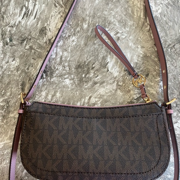 Michael Kors Camden leather shoulder/crossbody bag - Picture 2 of 6